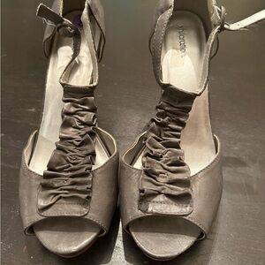 Xhilaration Gray Ruched Heels